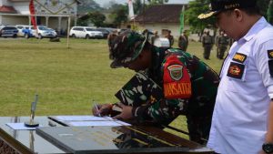 Read more about the article Tutup TMMD Ke-114, Danrem 043/Gatam Sebut TMMD  Manunggal TNI dan rakyat
