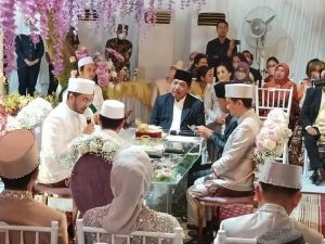 Read more about the article Ustadz Das’ad Latif Jadi Saksi Nikah Putra Pertama Bupati Raden Adipati