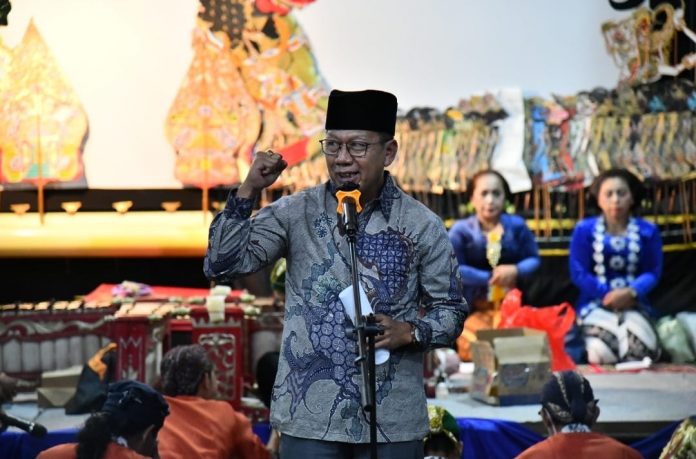 You are currently viewing Mingrum Gumay Ingin Kolaborasikan Sejarah Melalui Wayang Kulit