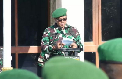 You are currently viewing Upacara Bendera di Makorem 081/DSJ, Ini Amanat Pangdam V/Brawijaya