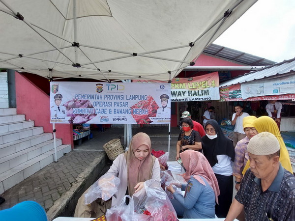 You are currently viewing TPID Provinsi Lampung Gelar Operasi Pasar Cabai Merah dan Bawang Merah