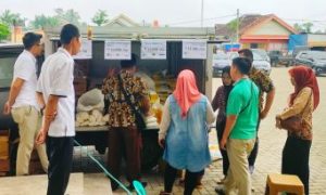 Read more about the article Pemkab Tubaba bersama Perum Bulog KCP Menggala Gelar Bazar Sembako Murah