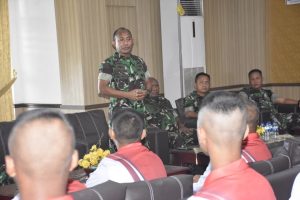 Read more about the article Lepas Kontingen Liga Santri Piala Kasad, Pangdam Kasuari Pesan Jaga Kepribadian Generasi Muda Papua Barat