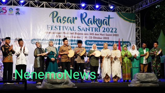 You are currently viewing Sambut Hari Santri, Bupati Bojonegoro Buka Pesta Rakyat Festival Santri 2022