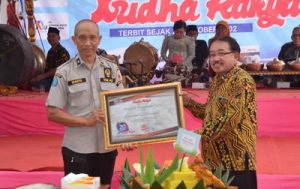 Read more about the article Kapenrem 081/DSJ Kembali Terima Penghargaan di Bidang Jurnalistik