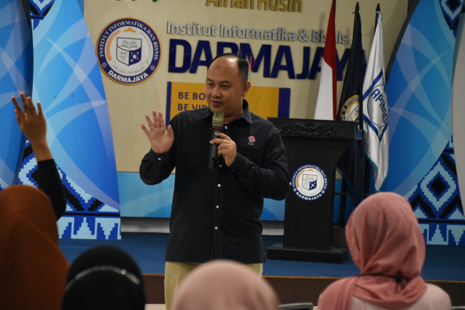 Read more about the article Hadirkan Kepala BEI Lampung, FEB IIB Darmajaya Gelar Kuliah Umum Pasar Modal