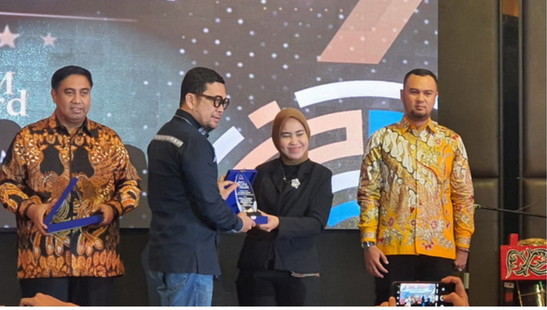 You are currently viewing Pj Bupati Tubaba Raih Penghargaan LPM Award 2022