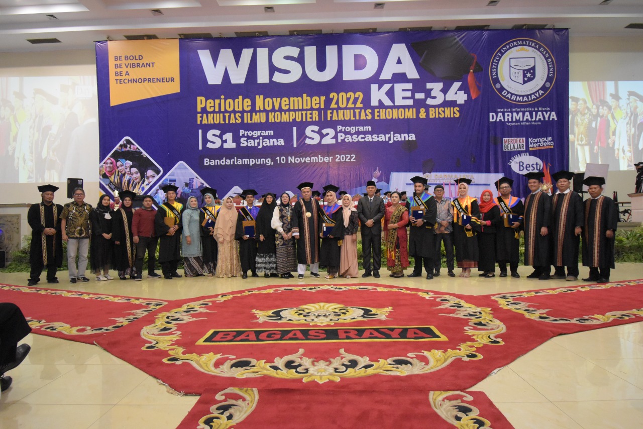 Read more about the article Wisuda ke-34 IIB Darmajaya Bertabur Beasiswa, Ini Pesan Kepala LLDikti Wilayah II Palembang