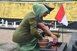 Read more about the article Jelang Hari Jadinya ke-59, Korem 081/DSJ Gelar Ziarah di TMP Madiun