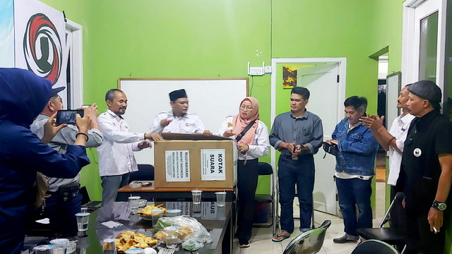 You are currently viewing Relawan Jokowi Lampung Inginkan Duet Prabowo-Erick Thohir di Pilpres 2024