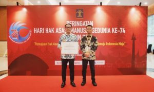 Read more about the article Bupati Raden Adipati Surya Terima Penghargaan Peduli HAM Tahun 2022