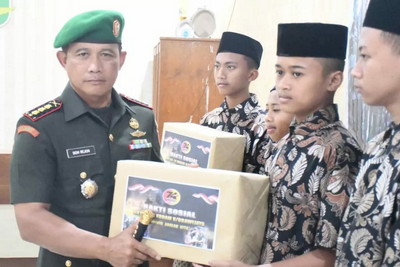 You are currently viewing Danrem 081/DSJ Berbagi di Panti Asuhan Yayasan Putra-Putra Pahlawan ABRI Madiun
