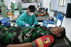 Read more about the article Kodim 0802 Gelar Donor Darah Peringati Hari Juang TNI AD dan HUT Kodam V/ Brawijaya