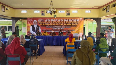 You are currently viewing Pasilog Kodim 0806 Hadiri Pembukaan Pasar Pangan Murah Kabupaten Trenggalek