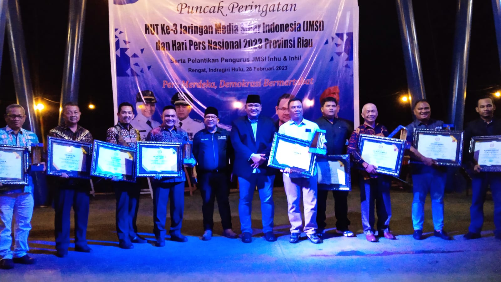 Read more about the article Peringatan Puncak HUT JMSI, Tiga Kepala Daerah dan 6 Tokoh Terima JMSI Award