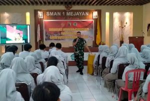 Read more about the article Korem 081/DSJ Gelar Sosialisasi Wawasan Kebangsaan di SMAN 1 Mejayan