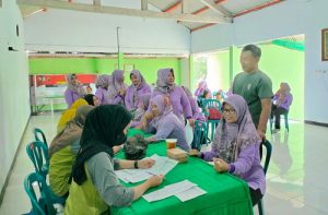 Read more about the article Jaga Kesehatan dan Kebugaran Tubuh, Anggota Persit Koramil 04/Padas Senam SKJ