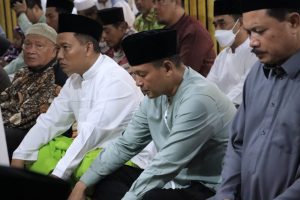 Read more about the article Awal Ramadhan, Dandim Bersama Forkopimda Kota Madiun Ikuti Sholat Tarawih
