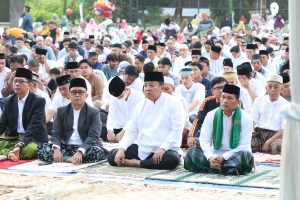 Read more about the article Gubernur dan Wakil Gubernur Lampung Shalat Ied di Lapangan Enggal