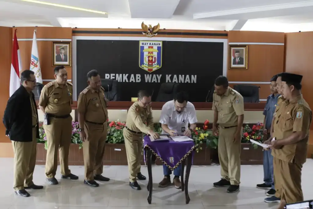 You are currently viewing Sekda Saipul Pimpin Sosialisasi dan Penantanganan Surat Perjanjian Kerja Penegasan dan Penetapan Batas Kampung Tahun 2023