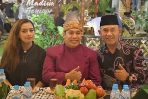 Read more about the article Danrem 081/DSJ Hadiri Pagelaran Wayang Kulit di Balai Kota Madiun
