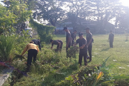 You are currently viewing Bulan Bhakti Gotong Royong, Forkopimcam Madiun Ajak Masyarakat Bersihkan Lingkungan