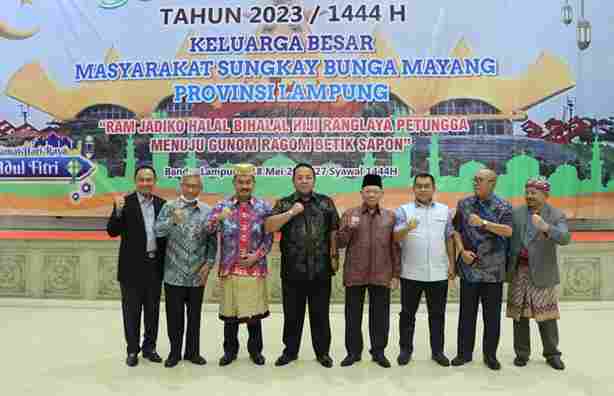 You are currently viewing Gubernur Arinal Djunaidi Hadiri Halalbihalal Keluarga Besar Sungkay Bunga Mayang