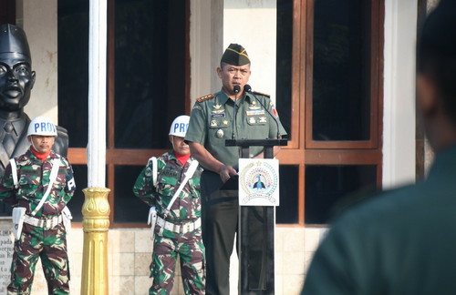 You are currently viewing Upacara Bendera 17-an, Pangdam  V/Brawijaya: Jaga Keamanan dan Kesehatan