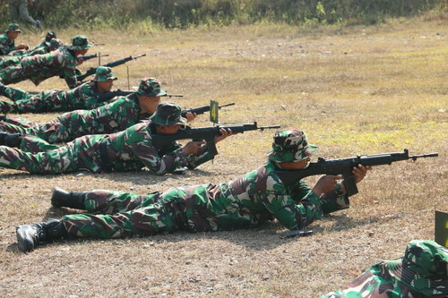 Read more about the article Asah Kemampuan Prajurit, Kodim Madiun Gelar Latbakjatri TW II