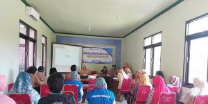 Read more about the article Koramil 0806/09 Tugu bersama Puskesmas Pucanganak Sosialisasikan Program Inovasi Stop DBD