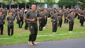 Read more about the article Jaga Kesehatan Anggota Korem 043/Gatam Luangkan Waktu Untuk Berolahraga