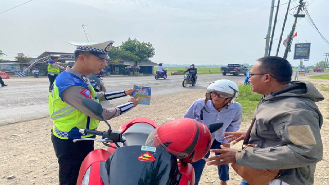 Read more about the article Satgas Operasi Patuh Polres Pringsewu Terus Kampanyekan Keselamatan Lalu Lintas