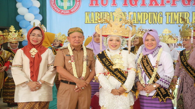 You are currently viewing Bupati Dawam Hadiri HUT IGTKI – PGRI