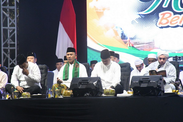 You are currently viewing Danrem 081/DSJ Hadiri Madiun Bersholawat pada Peringatan Hari Jadi Ke-105 Kota Madiun