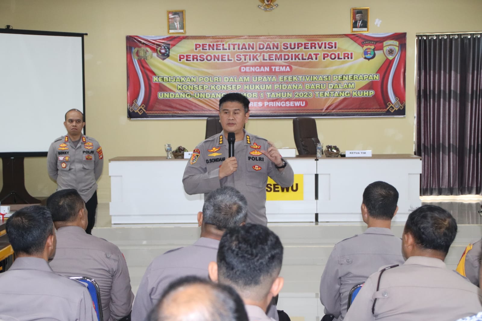 You are currently viewing STIK Lemdiklat Polri Gelar Penelitian Konsep KUHP Baru di Polres Pringsewu