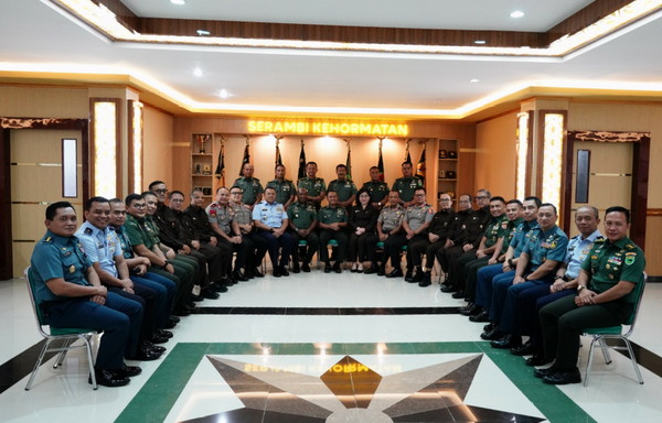 Read more about the article Kodam XVIII/Kasuari Terima Kunjungan Dari Tenaga Ahli Pengajar Bidang Strategi dan Peserta SSDN XXIV Tahun 2023 Lemhannas RI