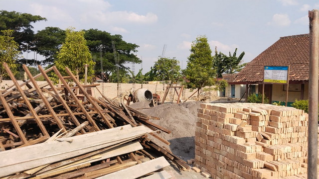Read more about the article Disepakati Pembangunan SDN 1 Ngabenrejo Mengunakan Pondasi Cakar Ayam