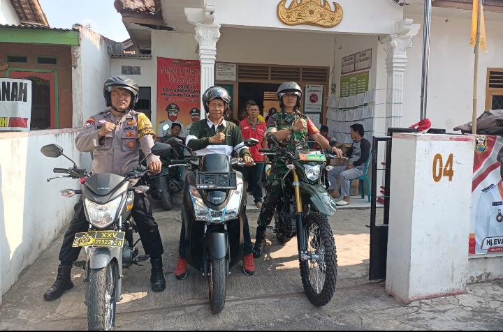 Read more about the article Babinsa Koramil 04/TKT Laksanakan Patroli Bersama