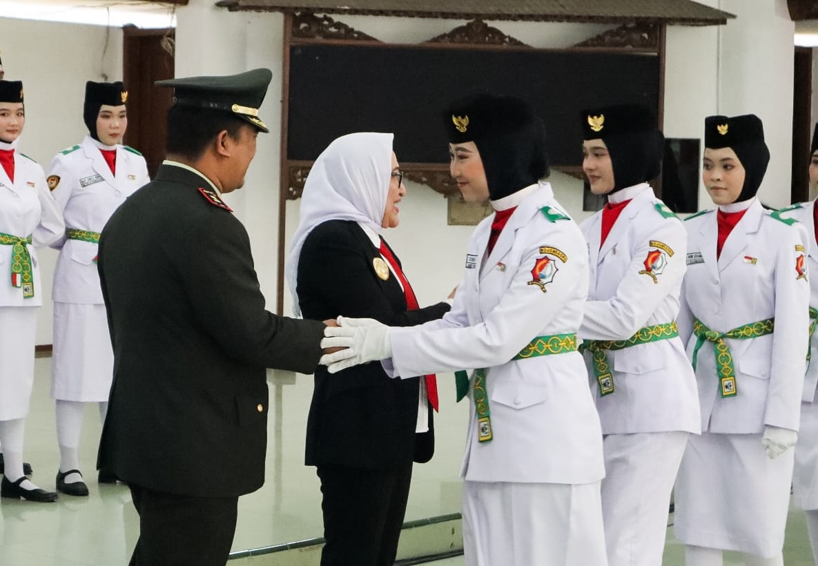 You are currently viewing Dandim Bojonegoro Hadiri Pengukuhan Anggota Paskibraka tahun 2023