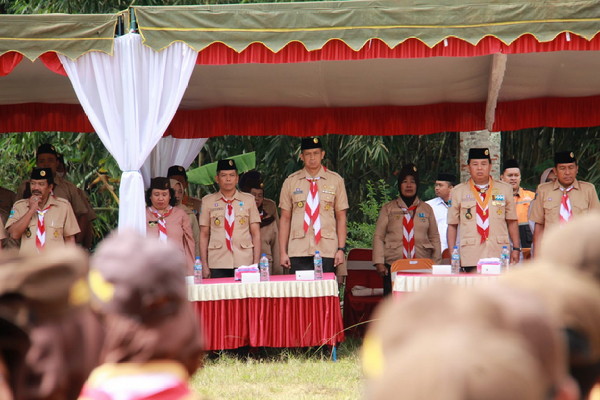 Read more about the article Menyatukan Semangat untuk Masa Depan: Dandim 0806/Trenggalek Memeriahkan Peringatan Hari Pramuka ke-62 di Trenggalek