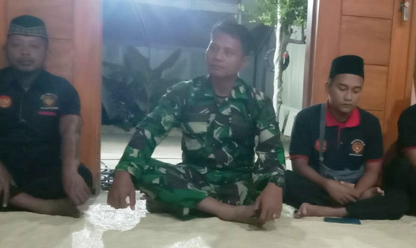 You are currently viewing Ciptakan Kamtibmas di Wilayah, Anggota Koramil Padas Hadiri Paguyuban Pencaksilat