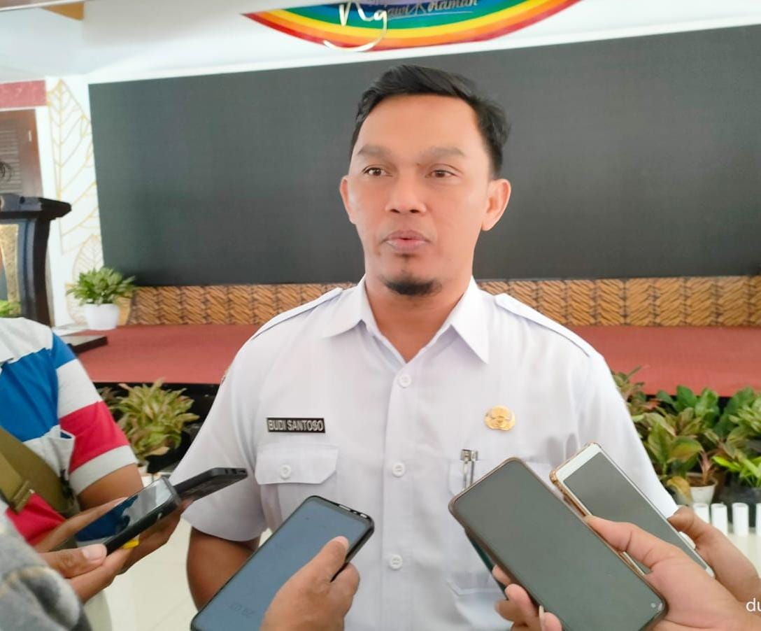 You are currently viewing Ribuan Buruh Pabrik Rokok Dan Petani Tembakau Di Ngawi Terima BLT DBHCHT