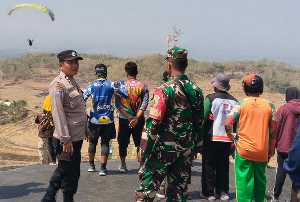 Read more about the article Babinsa Klangon Monitoring Test Event Porprov Jatim Cabor Paralayang