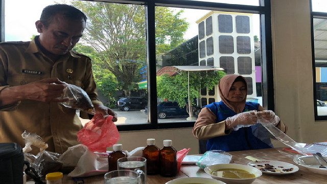 You are currently viewing Dinkes Ngawi Gencar Sosialisasikan Higienis Usaha Kuliner