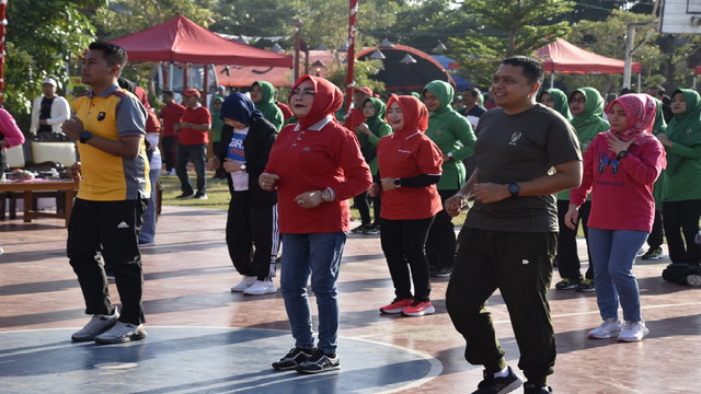 You are currently viewing Kodim Grobogan Gelar Senam SKJ 88, dan Baksos Kesehatan