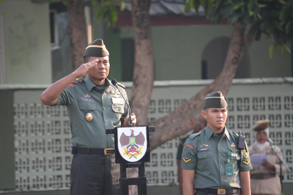 You are currently viewing Korem 043/Gatam  Gelar Upacara Bulanan, Ini Kata Pangdam II/Swj Mayjen TNI Yanuar Adil