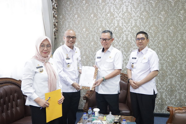 Read more about the article Gubernur Lampung Terbitkan Surat Penugasan Sekretaris Daerah Kabupaten Tanggamus Hamid Heriansyah Lubis Sebagai Pelaksana Harian Bupati Tanggamus