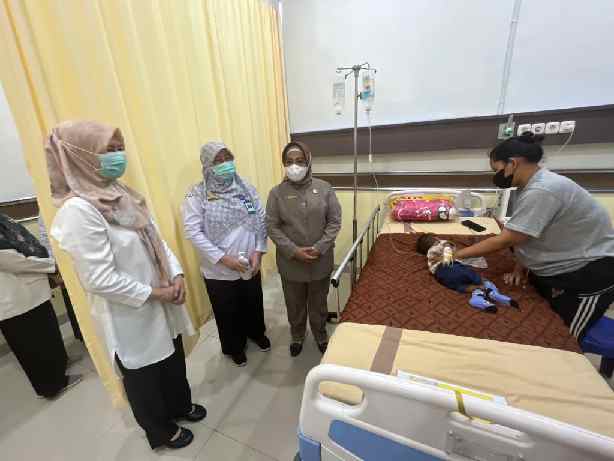You are currently viewing Aprilliati Apresiasi RSUDAM Tanggung Biaya dan Rawat Pasien Secara Optimal
