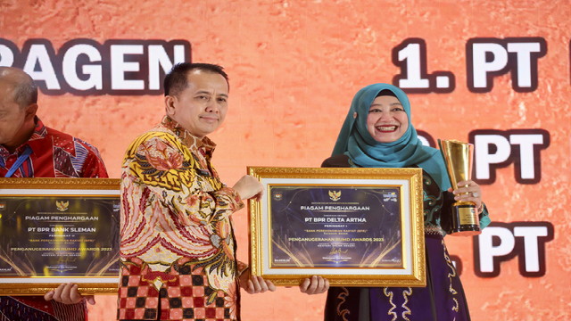 Read more about the article Kemendagri Berikan Penghargaan  BUMD Awards