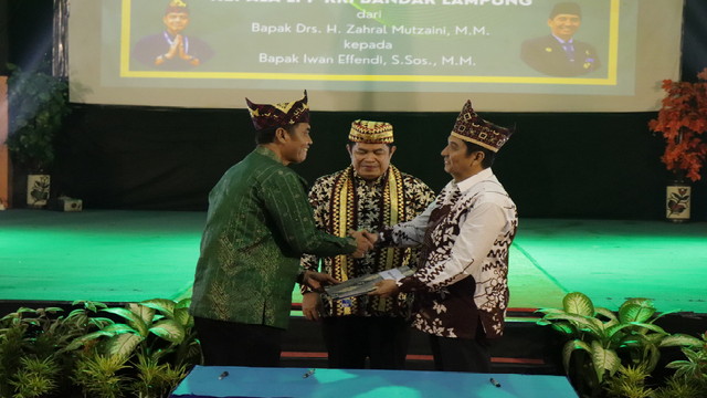 You are currently viewing Gubernur Harap RRI Bandar Lampung Tingkatkan Potensi  dan Lakukan Terobosan